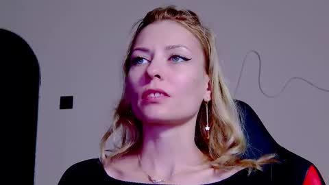 Snapshot of karoline121 chatting on 11.09.25 karoline121 online show from 11.09.25