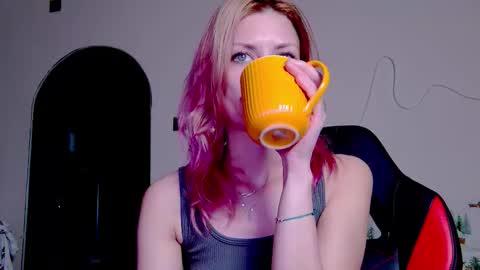 Snapshot of karoline121 chatting on 11.24.25 karoline121 online show from 11.24.25