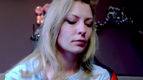 karoline121 online show from 12.20.25