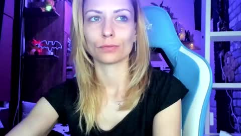 karoline121 online show from 03.19.26