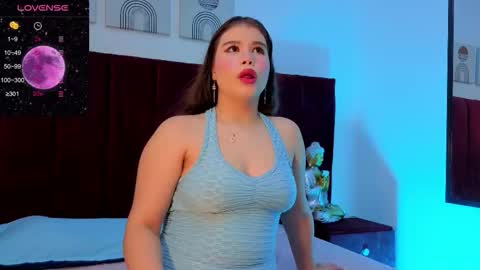 Snapshot of karoly_ocampo chatting on 11.09.25 karoly online show from 11.09.25