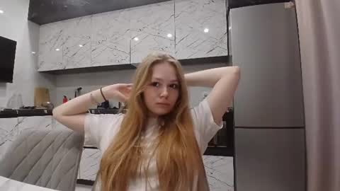 Snapshot of karrichaconas chatting on 06.14.26 Karina online show from 06.14.26