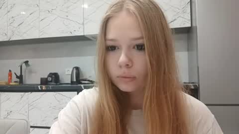Snapshot of karrichaconas chatting on 06.15.26 Karina online show from 06.15.26