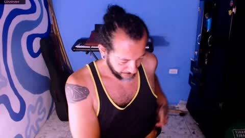 Snapshot of karu_hard chatting on 04.21.26 Karu online show from 04.21.26