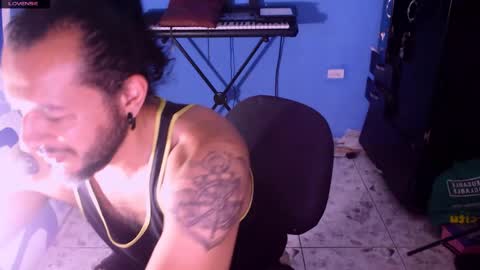 Snapshot of karu_hard chatting on 04.21.26 Karu online show from 04.21.26