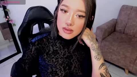 Snapshot of kat_apple chatting on 06.11.26 Alicia online show from 06.11.26