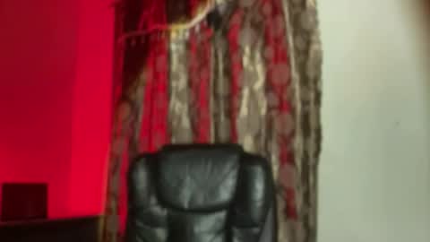 Snapshot of kat_hollandx chatting on 11.13.25 Majesty online show from 11.13.25