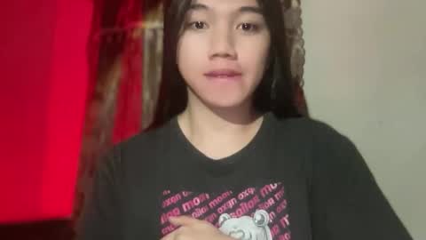 Snapshot of kat_hollandx chatting on 12.19.25 Majesty online show from 12.19.25