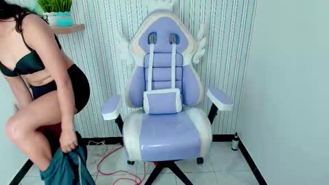 Snapshot of kataleya_018 chatting on 09.12.25 kataleya online show from 09.12.25