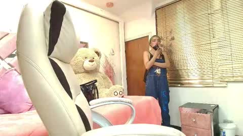 kataleya_bella online show from 11.19.25