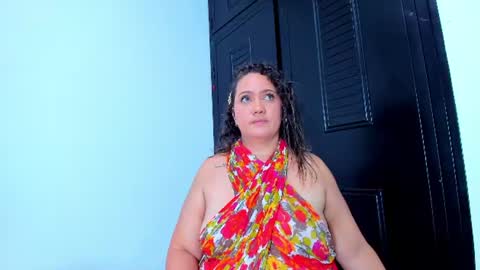 Snapshot of katalina_rivera chatting on 06.25.26 katalina_rivera online show from 06.25.26