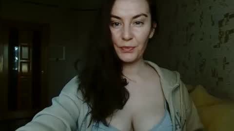 Snapshot of katalinaqe chatting on 10.07.25 KatalinaQE online show from 10.07.25