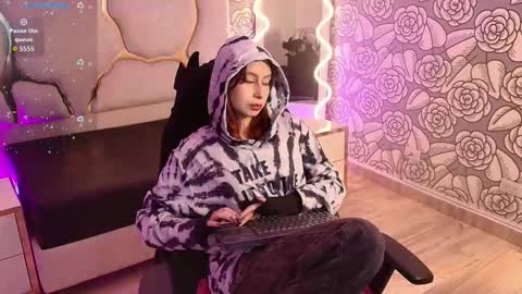 katana_tay online show from 11.08.25