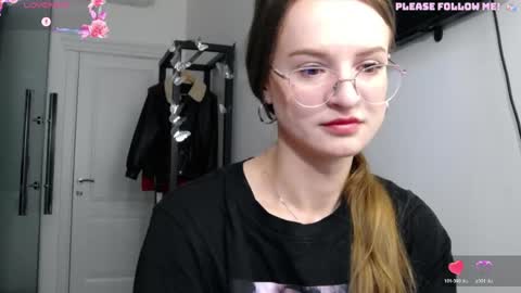 Snapshot of kate_jonson chatting on 04.18.26 .Be kind and gentle with me and I will do my best for you. online show from 04.18.26