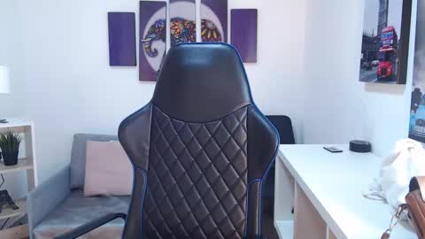 Snapshot of kate_owenns chatting on 11.10.25 Kate online show from 11.10.25