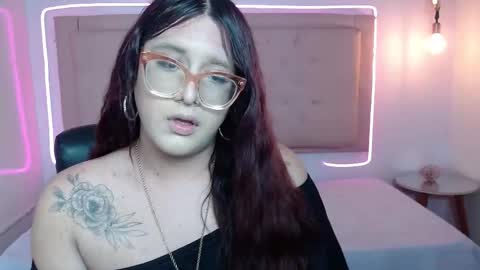 Snapshot of kate_pickman chatting on 11.02.25 kate online show from 11.02.25