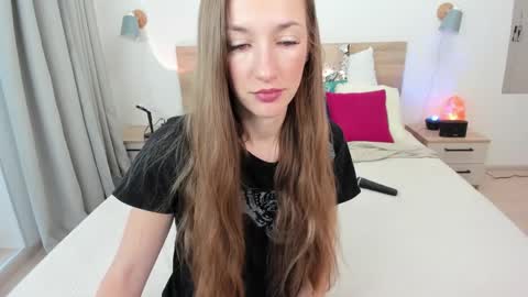 kate_redgar online show from 02.06.26