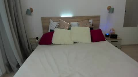 kate_redgar online show from 06.04.26