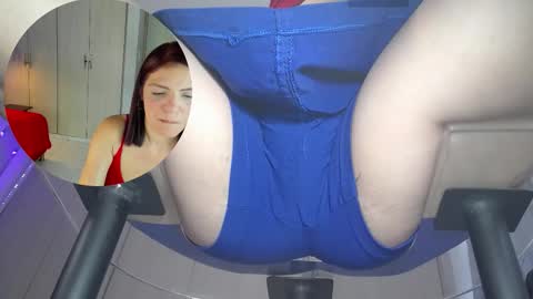 Snapshot of kate_roose chatting on 11.23.25 kate_roose online show from 11.23.25