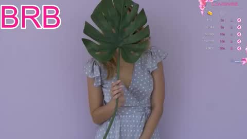 Snapshot of kate_space chatting on 11.22.25 Therapist online show from 11.22.25