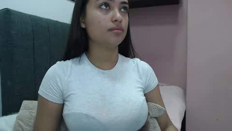 Snapshot of kate_stam chatting on 02.11.25 Kari online show from 02.11.25