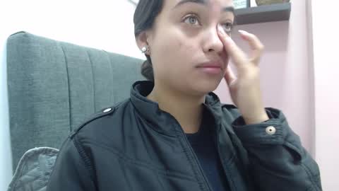 Snapshot of kate_stam chatting on 09.12.25 Kari online show from 09.12.25