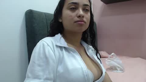 Snapshot of kate_stam chatting on 11.07.25 Kari online show from 11.07.25