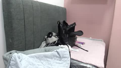 Snapshot of kate_stam chatting on 11.26.25 Kari online show from 11.26.25