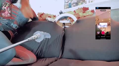 Snapshot of kate_yoshy chatting on 03.04.25 kate the pink girl online show from 03.04.25