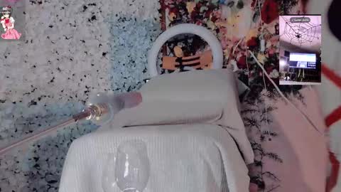 Snapshot of kate_yoshy chatting on 11.03.25 kate the pink girl online show from 11.03.25