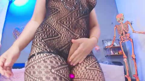 KateAdams online show from 10.11.25