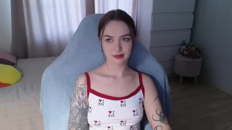 Snapshot of kateleoo chatting on 05.15.26 Im Kate online show from 05.15.26