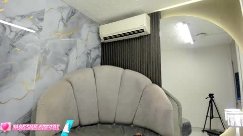 Snapshot of katemoss70 chatting on 02.15.25 Im Katherine but call me Kate online show from 02.15.25