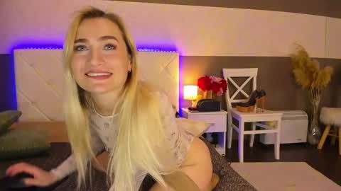 KateOwyns online show from 02.18.25