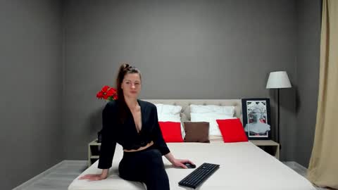 Snapshot of katerina_ray chatting on 09.18.25 Katerina GTM2 Mo Tu Th Fr Sa Su 3am-10am online show from 09.18.25