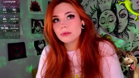 Snapshot of katerinchik chatting on 02.14.25 Katerinchik online show from 02.14.25