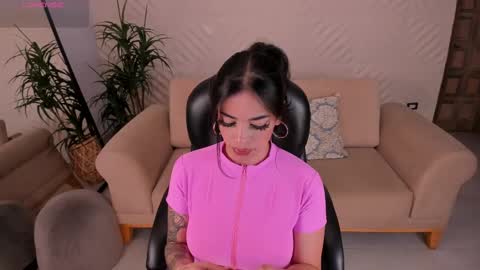 K A T E  online show from 02.15.25