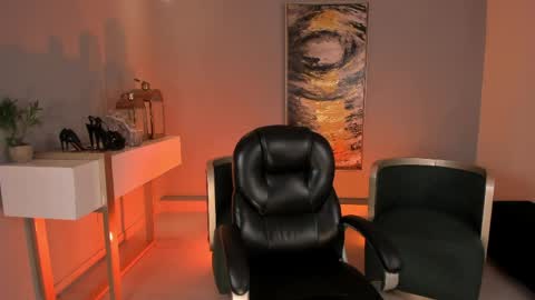 K A T E  online show from 04.08.26