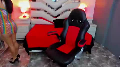 kate Tompson online show from 02.04.26