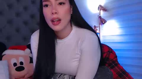 Snapshot of kathalove_1 chatting on 12.31.24 Klove online show from 12.31.24