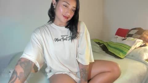 Snapshot of katharina_lopez chatting on 10.09.25 Katha online show from 10.09.25