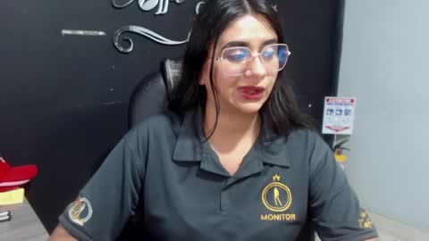 Call me Lau  online show from 05.27.26