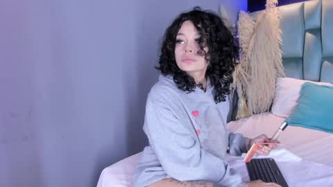 Snapshot of kathegomez_ chatting on 01.29.25 KatheGomez online show from 01.29.25