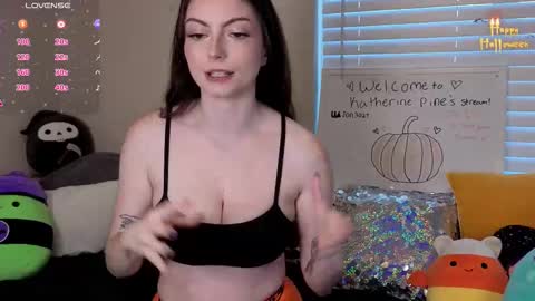Snapshot of katherinebaby19 chatting on 10.11.25 Katherinepine online show from 10.11.25