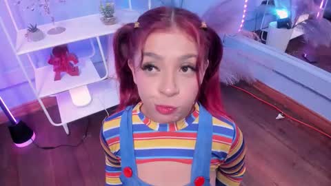 Snapshot of kathia_saenz chatting on 11.25.25 Kathia online show from 11.25.25