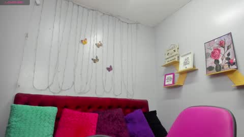 Paola online show from 01.28.25