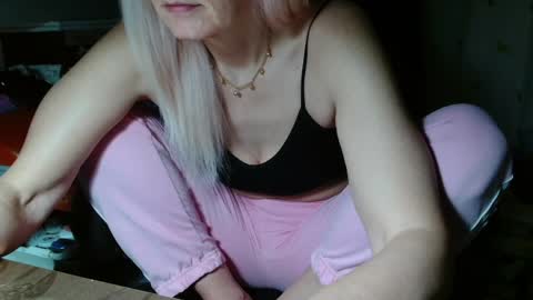 Snapshot of kathleenedwards chatting on 05.27.26 Kathleen online show from 05.27.26
