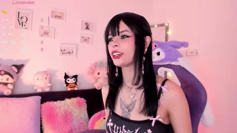 Snapshot of kathybecker chatting on 11.19.25 Katherine online show from 11.19.25