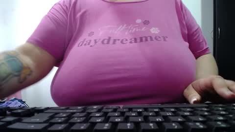 Snapshot of kathybigboobsbbw_ chatting on 12.31.24 kathybigboobsbbw_ online show from 12.31.24