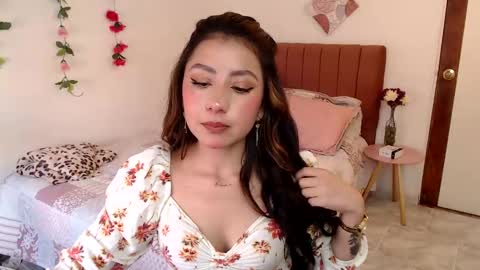 Snapshot of kathyrose_ chatting on 12.11.24 Kathy online show from 12.11.24